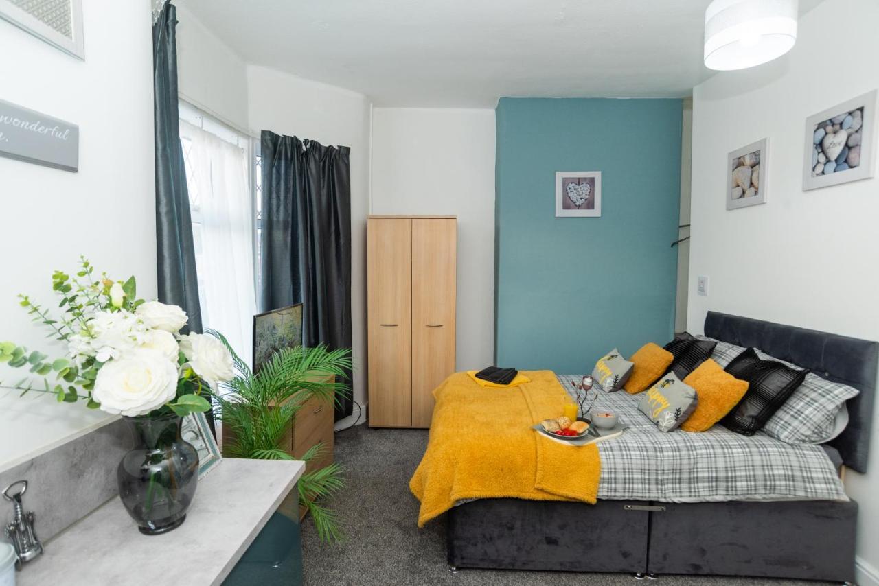 كرو Bentley House With En-Suites المظهر الخارجي الصورة
